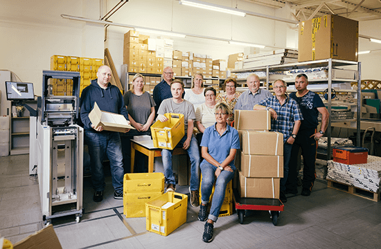 Gruppenbild der Mitarbeiter des Unternehmens Knoll.