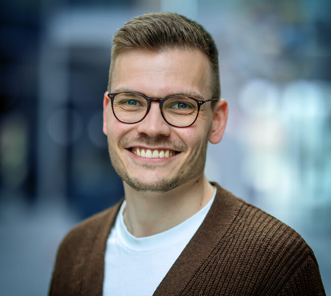 Jonas Potthoff, LVR-Leistungssachbearbeiter Inklusionsbetriebe | © Rupert Oberhäuser Das Foto zeigt LVR-Mitarbeiter Jonas Potthoff.