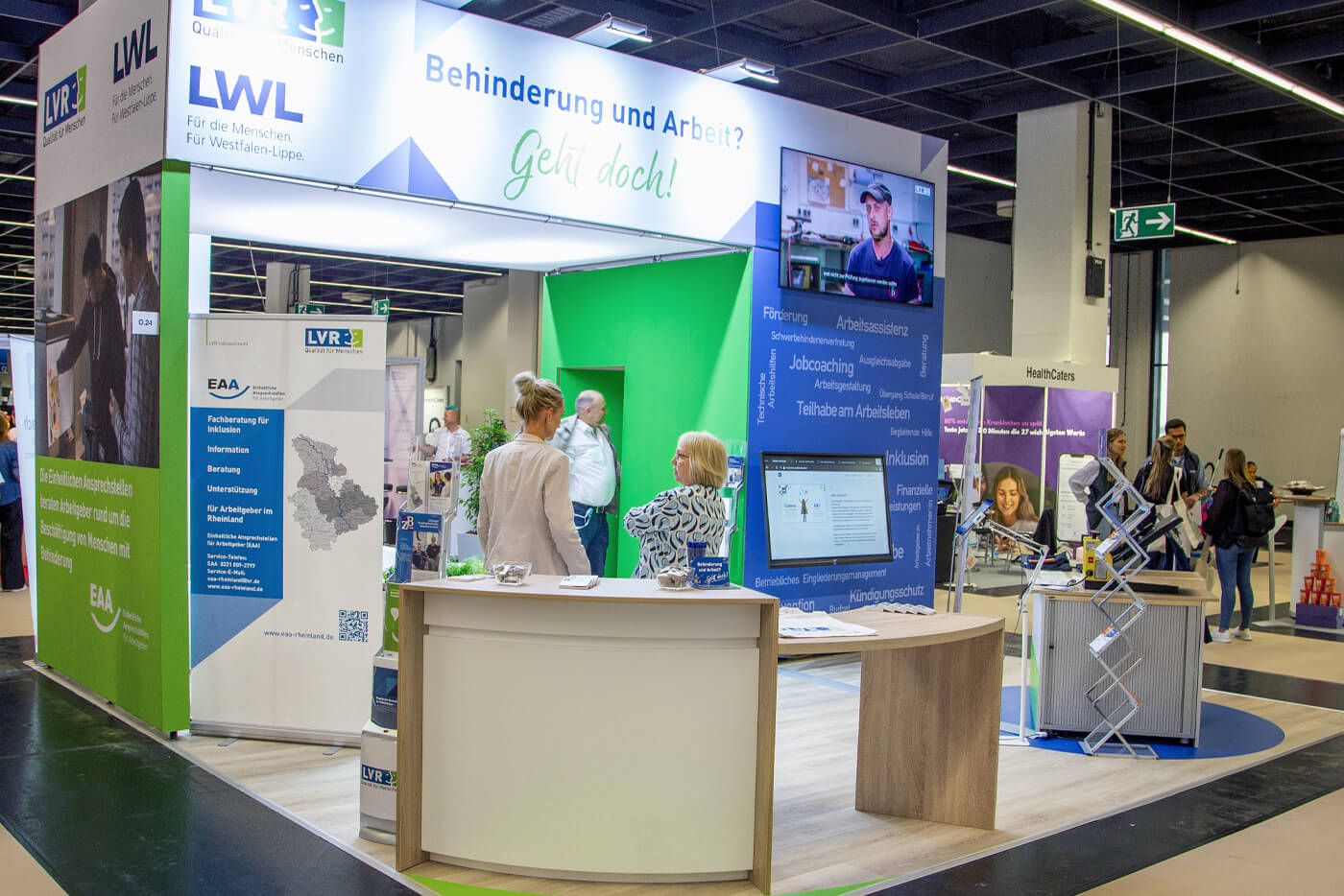 Der LVR-/LWL-Messestand zum Thema Behinderung und Arbeit.