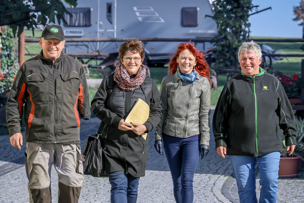 Wolfgang Leubner, Andrea Hübler vom TBD, Jana Hanke-Andrich vom Integrationsamt und Anita Leubner.