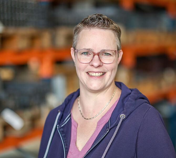 Ein Porträtfoto, das Karin Kirchner zeigt.